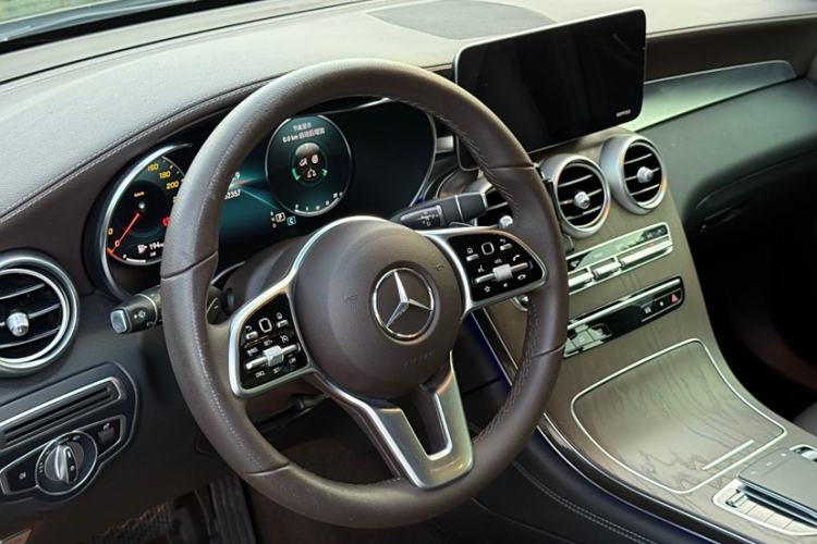 Used Mercedes-Benz GLC 2020 Facelift GLC 260 L 4MATIC Luxury Edition
