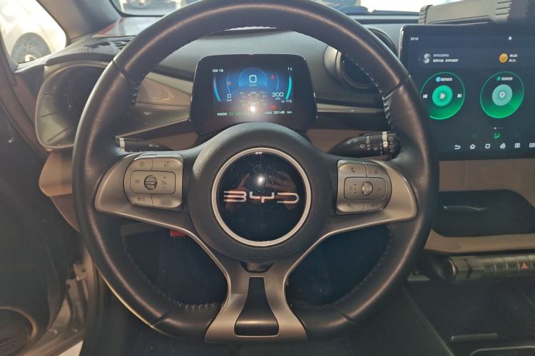 Used BYD Dolphin 2023 420 km Fashion Edition
