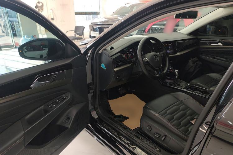 Used Volkswagen Passat 2020 330TSI Elite Edition China VI
