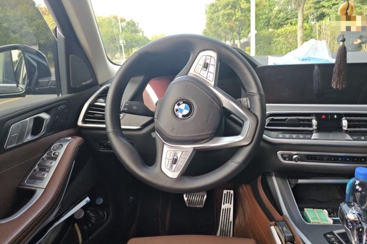 Used BMW X7 2021 xDrive40i Luxury Package with Leading Features