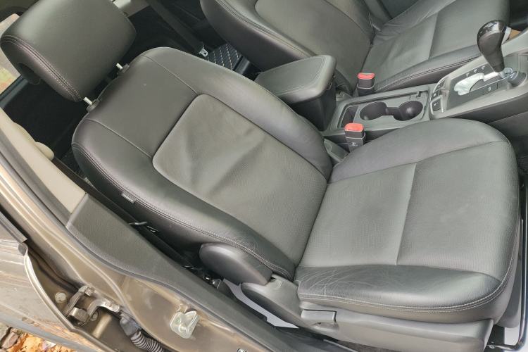 Used Chevrolet Captiva 2015 2.4L 4x4 Flagship Edition 7-Seater
