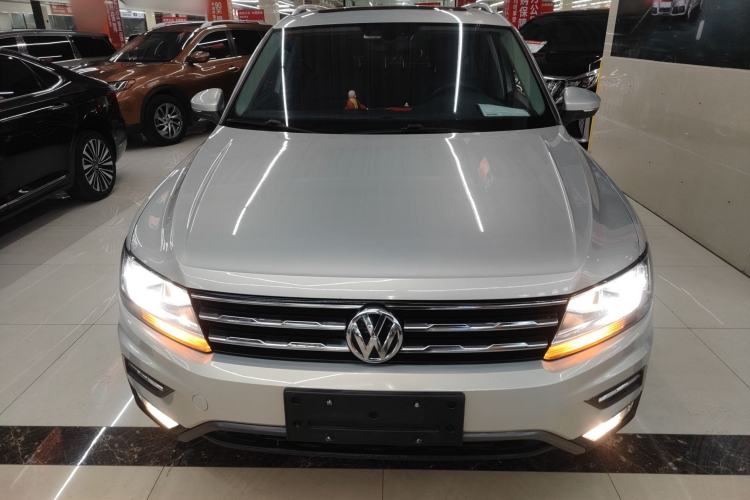 Used Volkswagen Tiguan L 2017 330TSI Automatic Two-Wheel Drive Luxury Edition