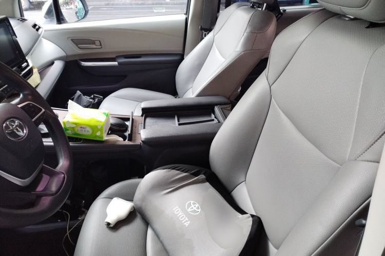 Used Toyota Granvia 2023 2.5L Hybrid Comfort Edition