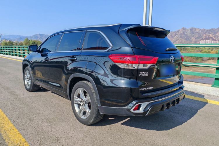 Used Toyota Highlander 2018 2.0T Four-Wheel Drive Luxury Edition 7 Seats China V Emission Standard