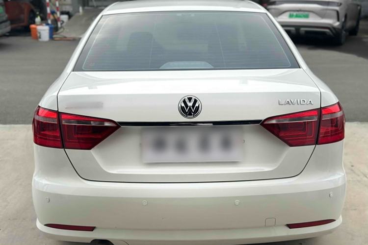 Used Volkswagen Lavida 2013 Revised Classic 1.6L Automatic Fashion Edition
