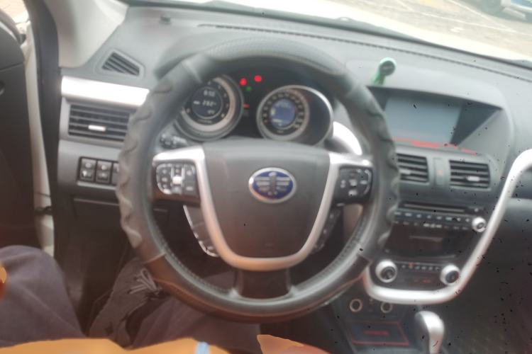 Used Bestune X80 2013 2.0L Automatic Comfort Edition
