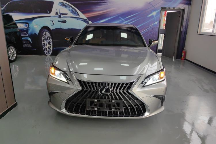 Used Lexus ES 2022 200 Excellence Edition
