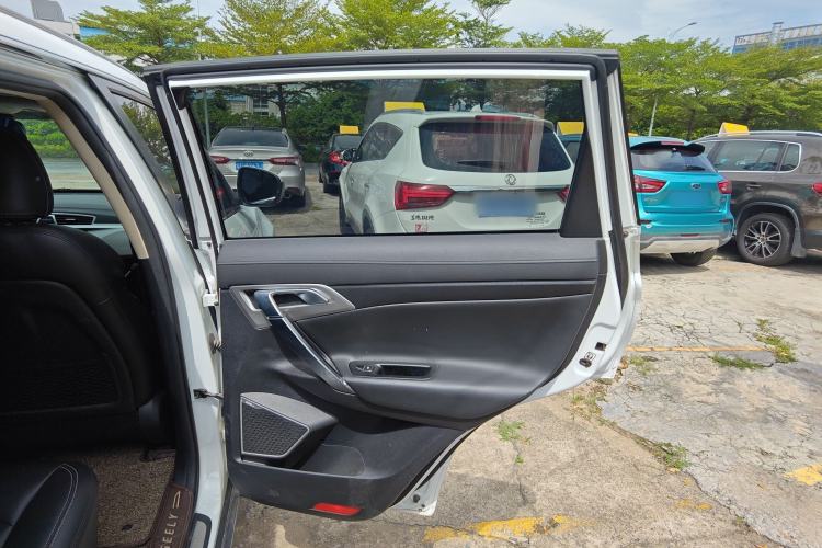 Used Geely Auto Emgrand X7 Sport 2016 1.8TD Automatic ZhiShang Model
