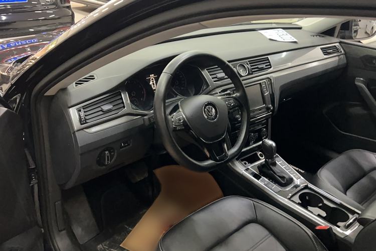 Used Volkswagen Passat 2016 330TSI DSG Luxury Edition
