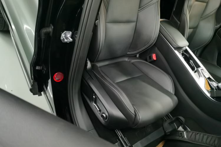 Used Lynk & Co 01 2019 2.0T Two-Wheel-Drive Pro Version China VI Standard
