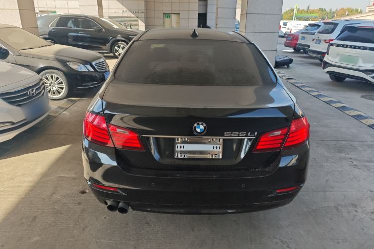 Used BMW 5 Series 2014 520Li Elegant Model
