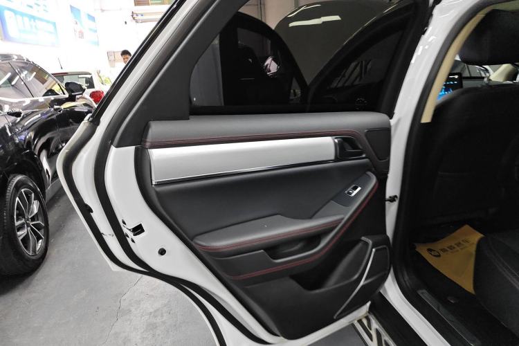 Used BYD Tang New Energy 2020 DM 2.0T Dual-Engine All-Wheel Drive Prestige 7-Seater China VI Standard
