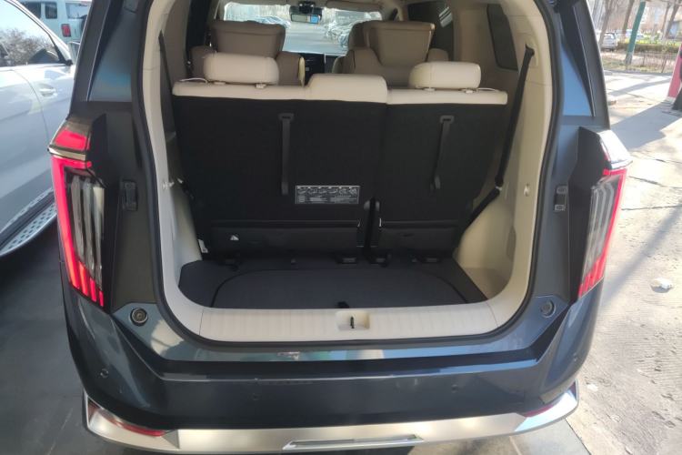 Used GAC Trumpchi Xiangwang M8 2025 Kunkun Series Ultra First-Class Cabin
