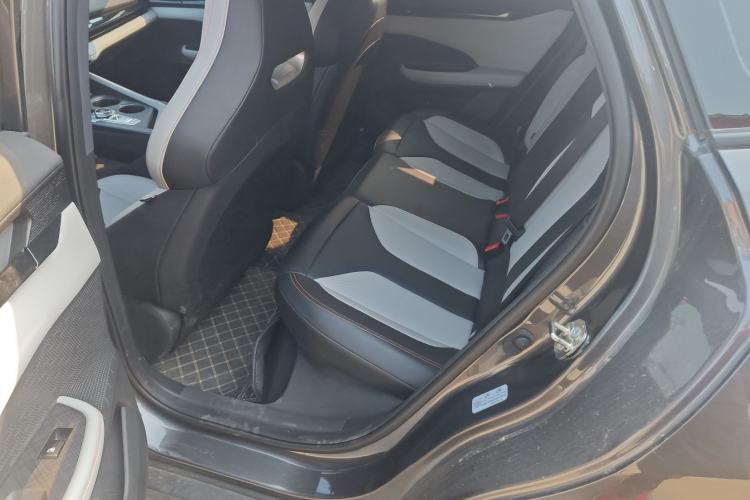 Used Changan UNI-V iDD 2024 Blue Whale Smart Electric iDD 136km ZhiKu Model
