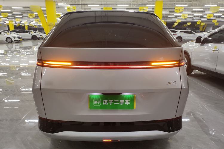 Used XPeng X9 2024 702 Ultra-Long Range Max
