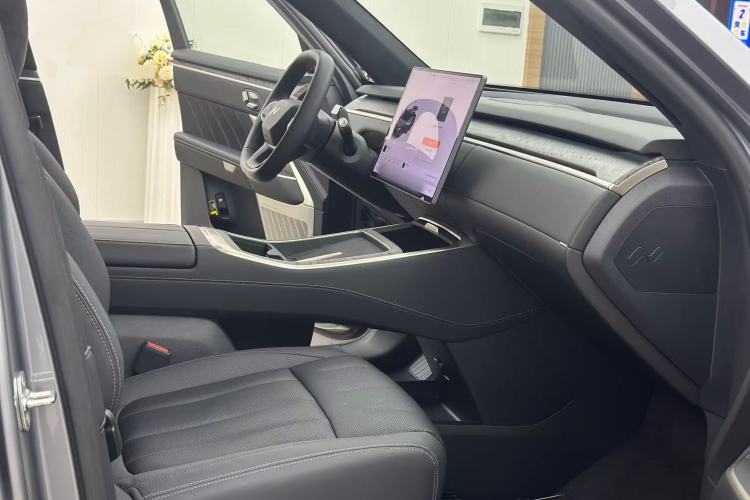 Used ONVO Luxeed L90 2025 Model—Max Six-Seater Version