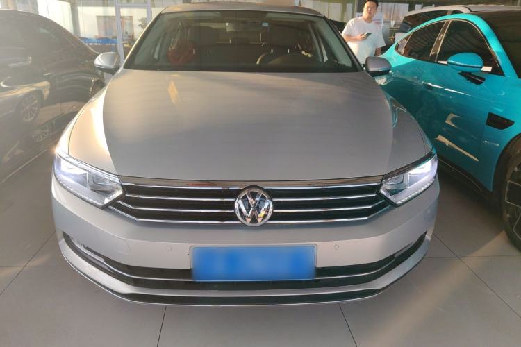 Used Volkswagen Magotan 2019 330TSI DSG Leading Model China VI Standard
