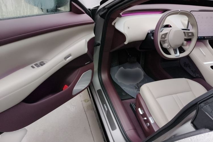 Used  YU7 2025 Ultra-Long Range High-Performance All-Wheel-Drive Max Edition
