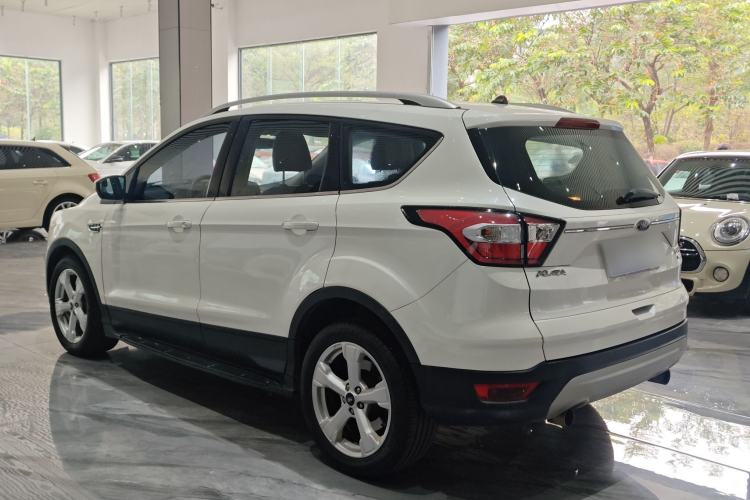 Used Ford Kuga 2018 EcoBoost 180 Two-Wheel-Drive Platinum Edition
