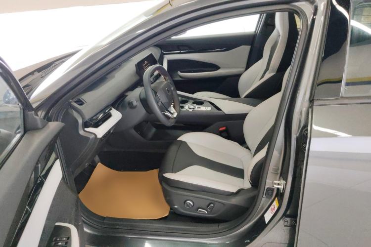 Used Changan UNI-V iDD 2024 Blue Whale Smart Electric iDD 136km Luxury Model
