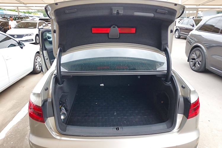 Used Audi A4L 2018 30th Anniversary Edition 40 TFSI Fashion Model
