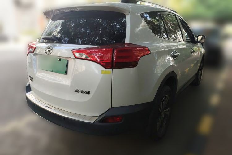 Used Toyota RAV4 2015 2.0L CVT Two-Wheel Drive Fashion Edition