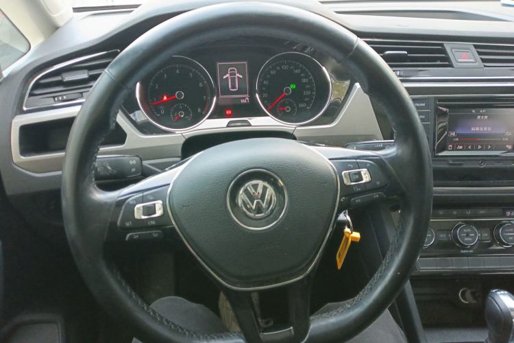 Used Volkswagen Touran 2016 Volkswagen Touran L 280TSI DSG Comfort Edition
