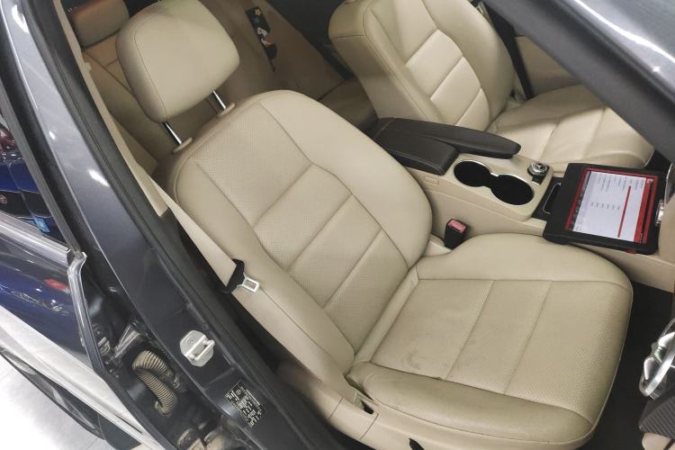 Used Mercedes-Benz GLK-Class 2013 GLK 300 4MATIC Dynamic Sunroof Model