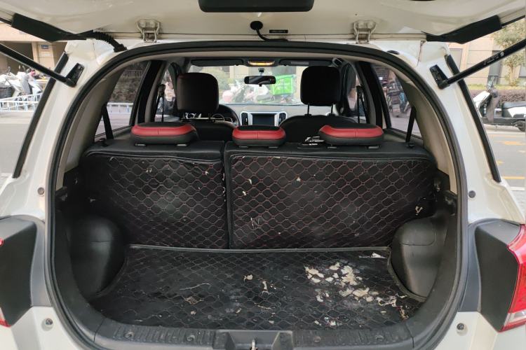 Used Haval H1 2016 Red Label 1.5L Manual Luxury Model
