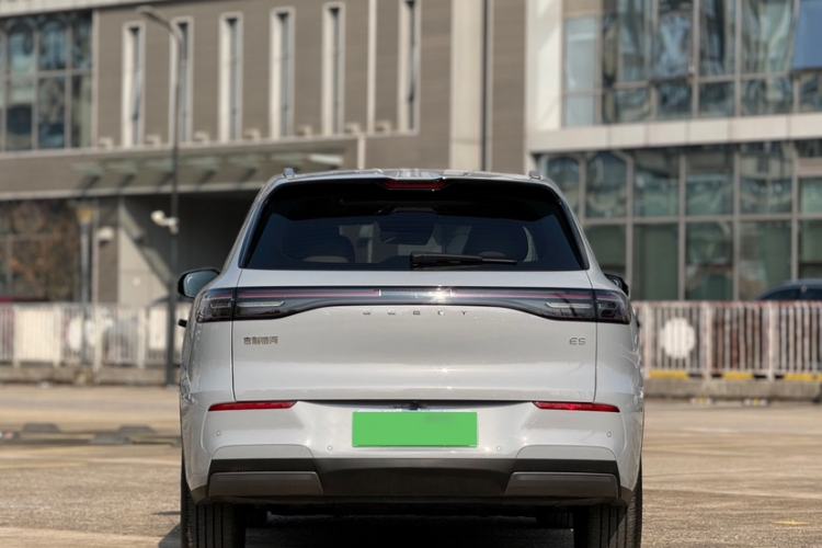 Used  E5 2024 530km Starship Edition
