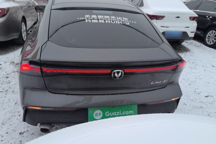 Used Changan UNI-V 2022 1.5T Prestige Version
