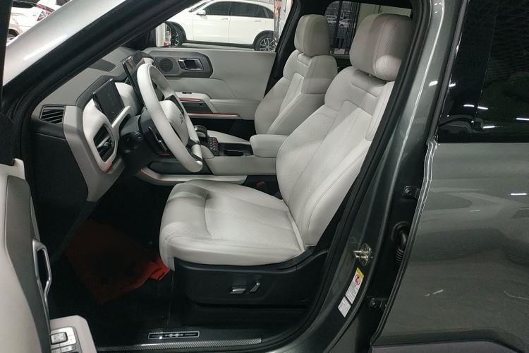 Used  Titanium 3 2025 501 km All-Wheel Drive Intelligent Driving Max Edition