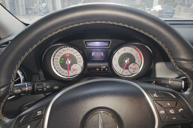 Used Mercedes-Benz GLA 2015 GLA 200 Fashion Model
