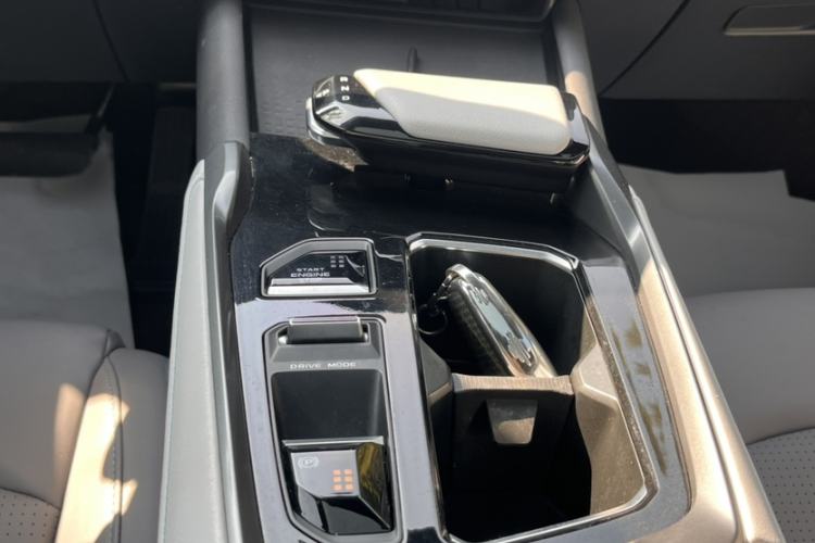 Used Changan UNI-T 2023 2nd Generation 1.5T Luxury Version
