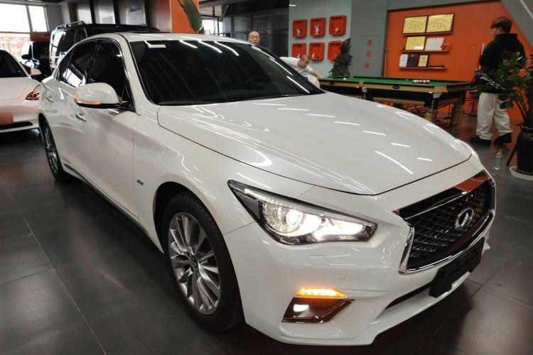 Used Infiniti Q50L 2018 2.0T Enjoyment Version China VI Standard
