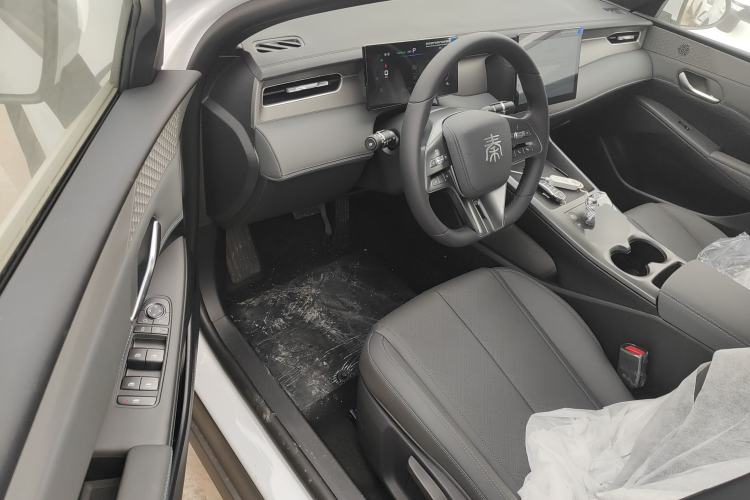 Used BYD Qin PLUS 2025 DM-i Smart Drive 55KM Leading Model
