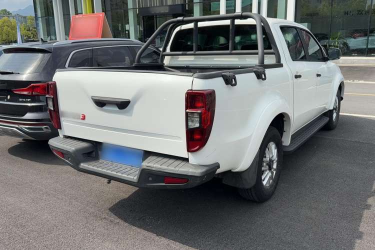 Used JMC Yuhu 3 2018 2.5T Diesel Two-Wheel Drive Advanced Version Standard Wheelbase
