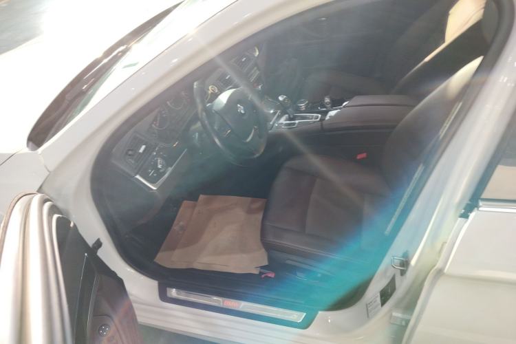 Used BMW 5 Series 2014 525Li Luxury Design Package
