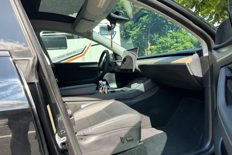 Used Tesla Model Y 2021 Standard Range Rear-Wheel Drive Version
