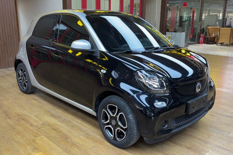 Used  forfour 2016 0.9T 66 kW Pioneer Edition