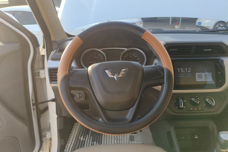 Used Wuling Hongguang 2019 1.5L S Comfort Edition China VI LAR
