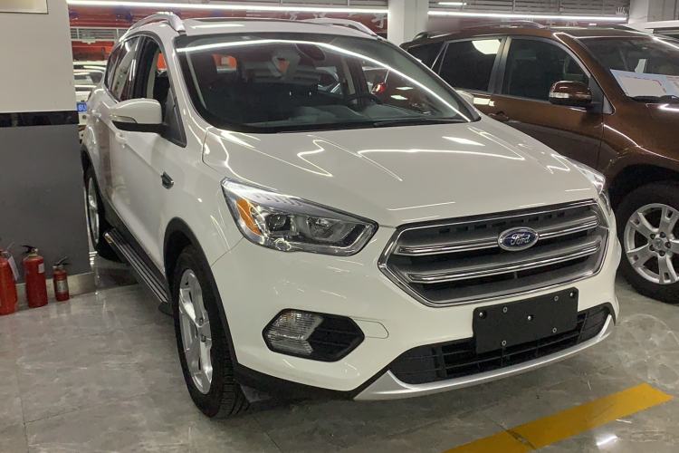 Used Ford Kuga 2017 EcoBoost 180 Two-Wheel-Drive Platinum Edition
