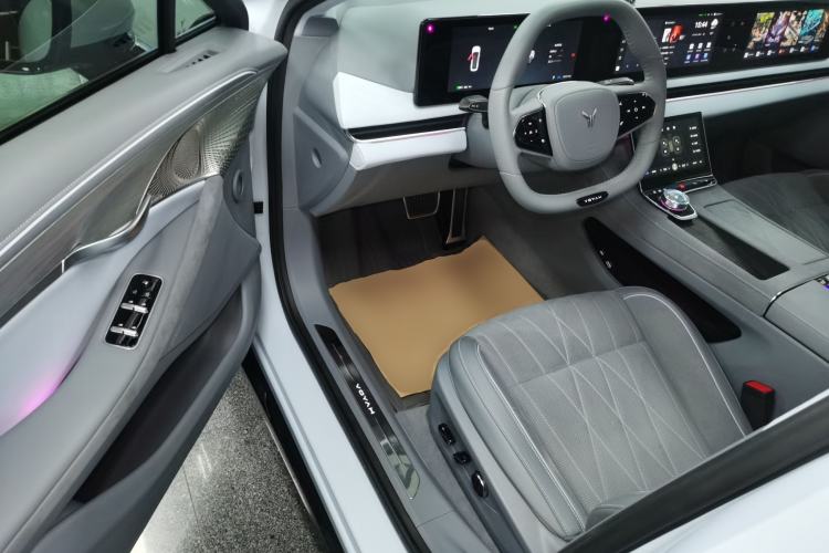 Used VOYAH PASSION 2023 Four-Wheel Drive Standard Edition