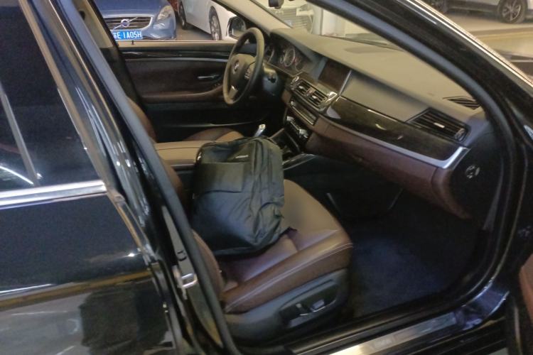 Used BMW 5 Series 2014 525Li Luxury Design Package
