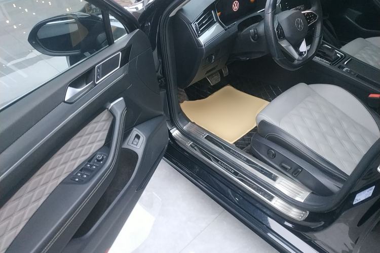 Used Volkswagen Magotan 2023 2 Million Units Limited Edition 330TSI DSG Leading Version
