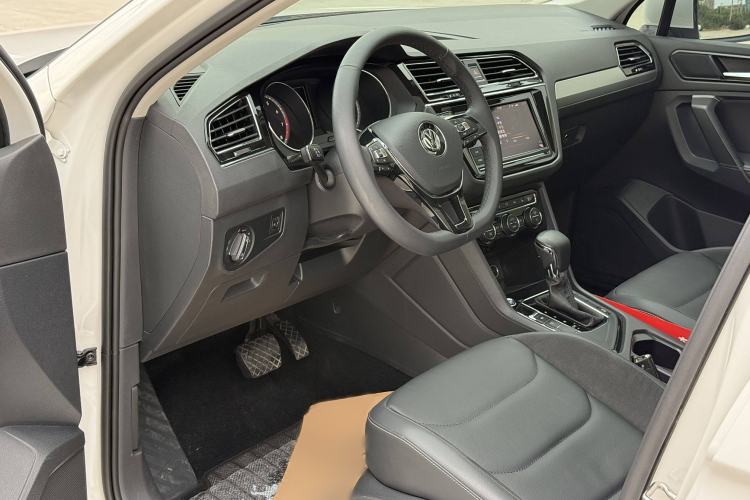 Used Volkswagen Tiguan L 2018 330TSI Automatic Two-Wheel Drive Luxury Edition
