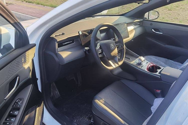 Used BYD Qin PLUS 2025 DM-i Smart Drive 55KM Leading Model
