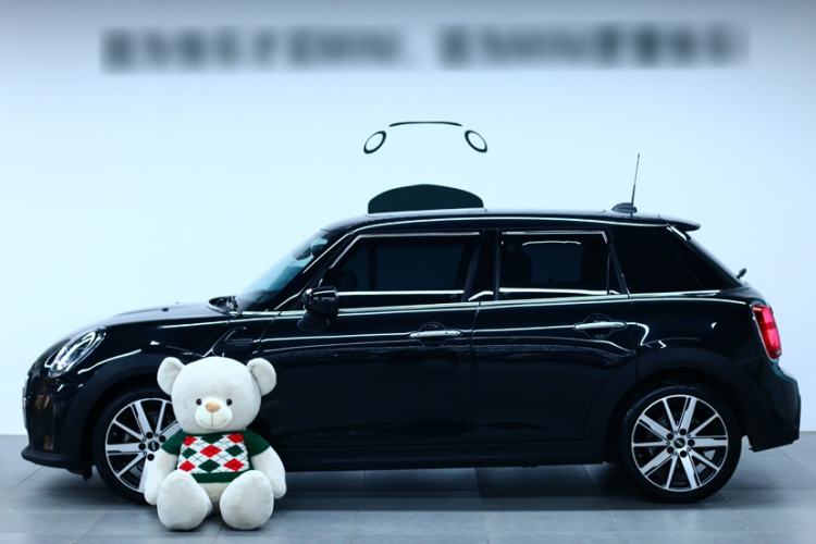 Used  MINI 2023 Updated 1.5T COOPER Artist Five-Door Edition
