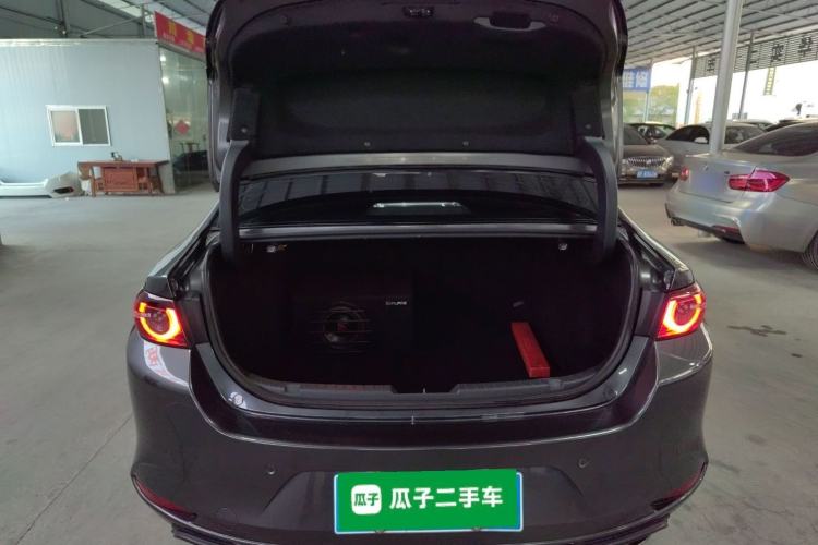 Used Mazda Mazda 3 Axela 2020 2.0L Automatic Luxury Version
