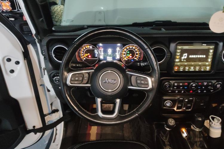 Used  Gladiator 2022 3.6L Pioneer Edition